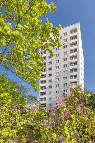 Sanierung: familienfreundliche 3-Zimmer-Wohnung mit Balkon!, 1069 Dresden