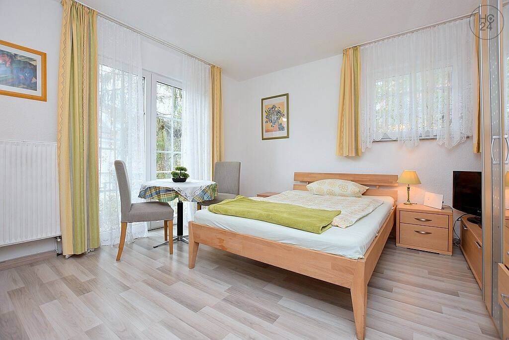 Möbliertes Zimmer in Stuttgart Feuerbach, 70469 Stuttgart (Feuerbach Zuffenhausen)