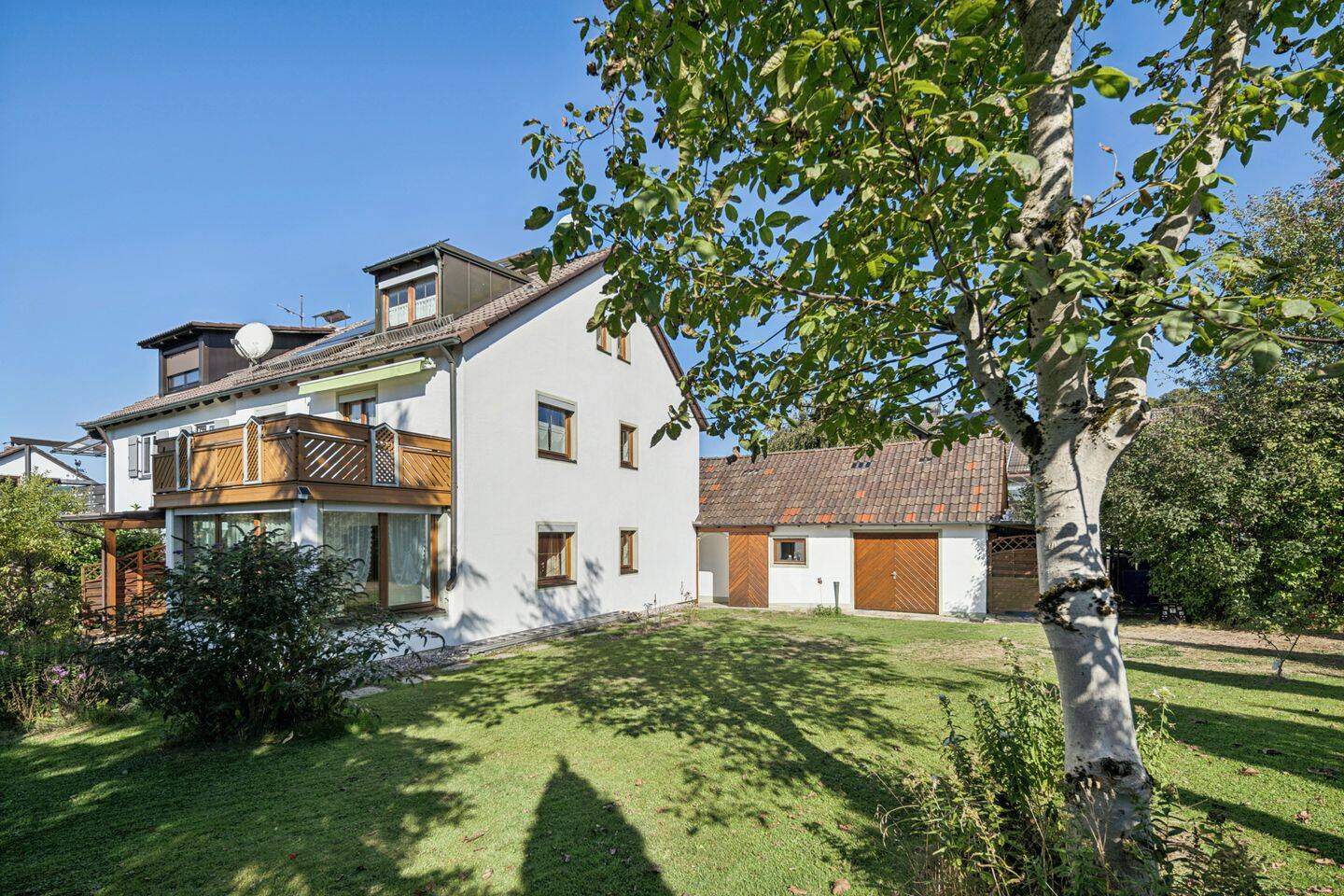 Doppelhaushälfte auf Erbbaurechtsgrundstück mit Wintergarten, Garage und großem Garten, 85625 Glonn