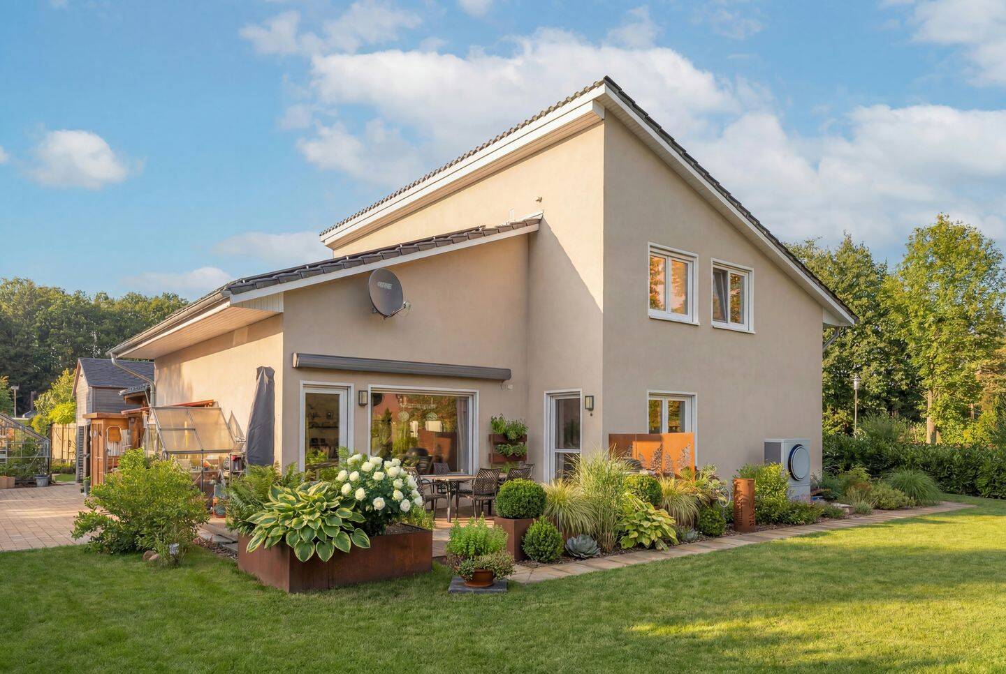 Mit Luftwärmepumpe, Fußbodenheizung, Smart Home: Energieeffizientes Pultdach-Haus in Rehfelde, 15345 Rehfelde
