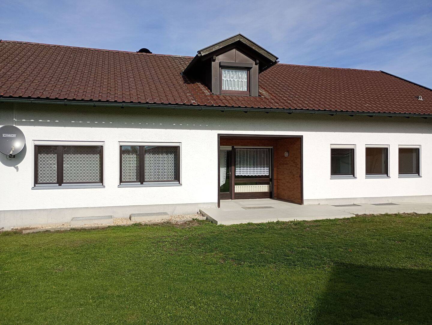 5-Zimmer EG-Wohnung, 135 m², Garage, Glasfaseranschluss, 94121 Salzweg