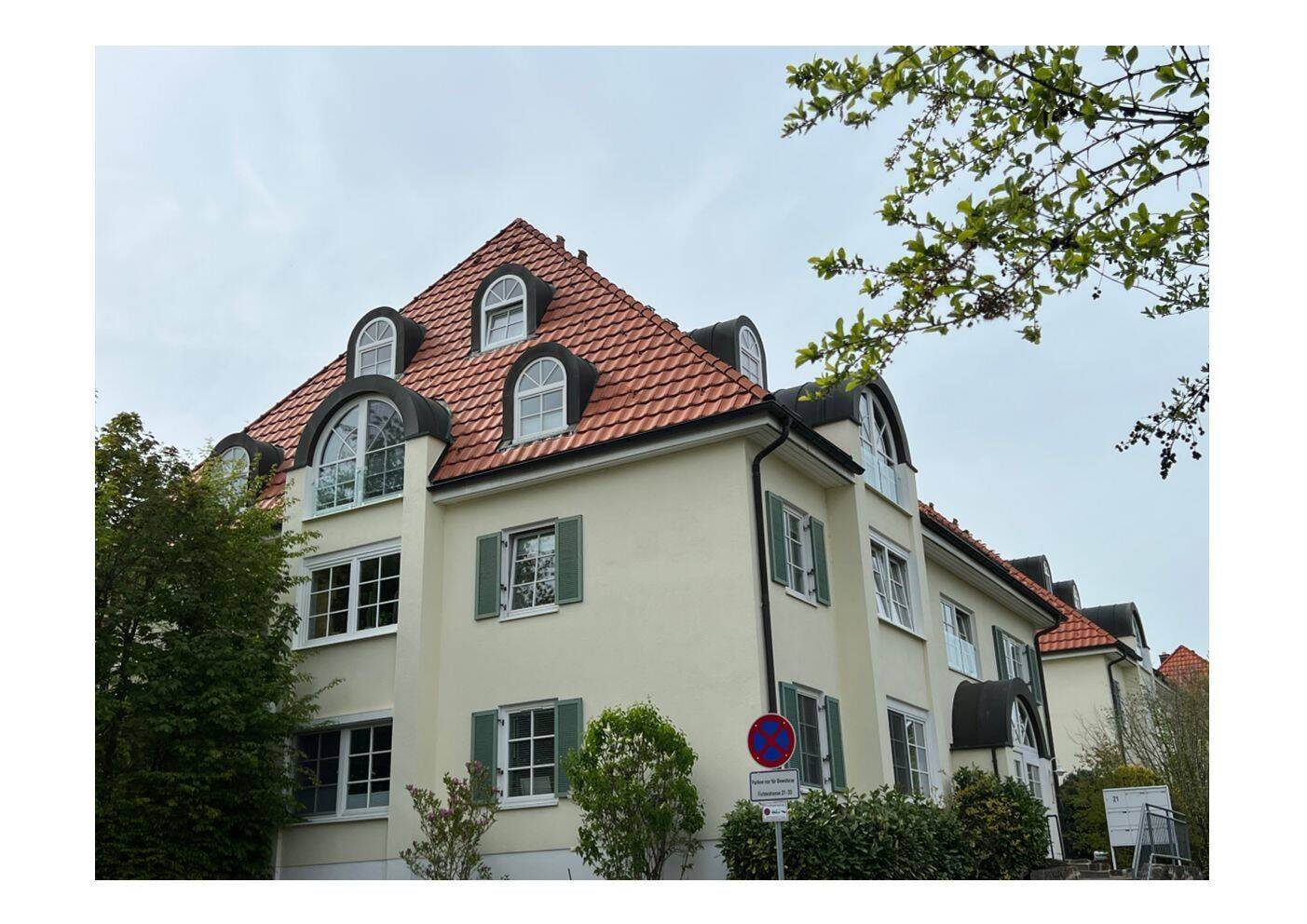 Attraktive, umfassend sanierte 3-Zimmer-Wohnung mit großem Balkon und Tiefgaragenstellplatz in Apolda, 99510 Apolda