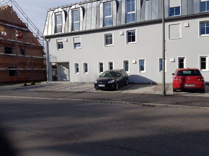 2 Zimmer Wohnung 1. OG mit FBH, Stellplatz, Balkon, Parkett, 84034 Landshut (Münchnerau Nikola West)