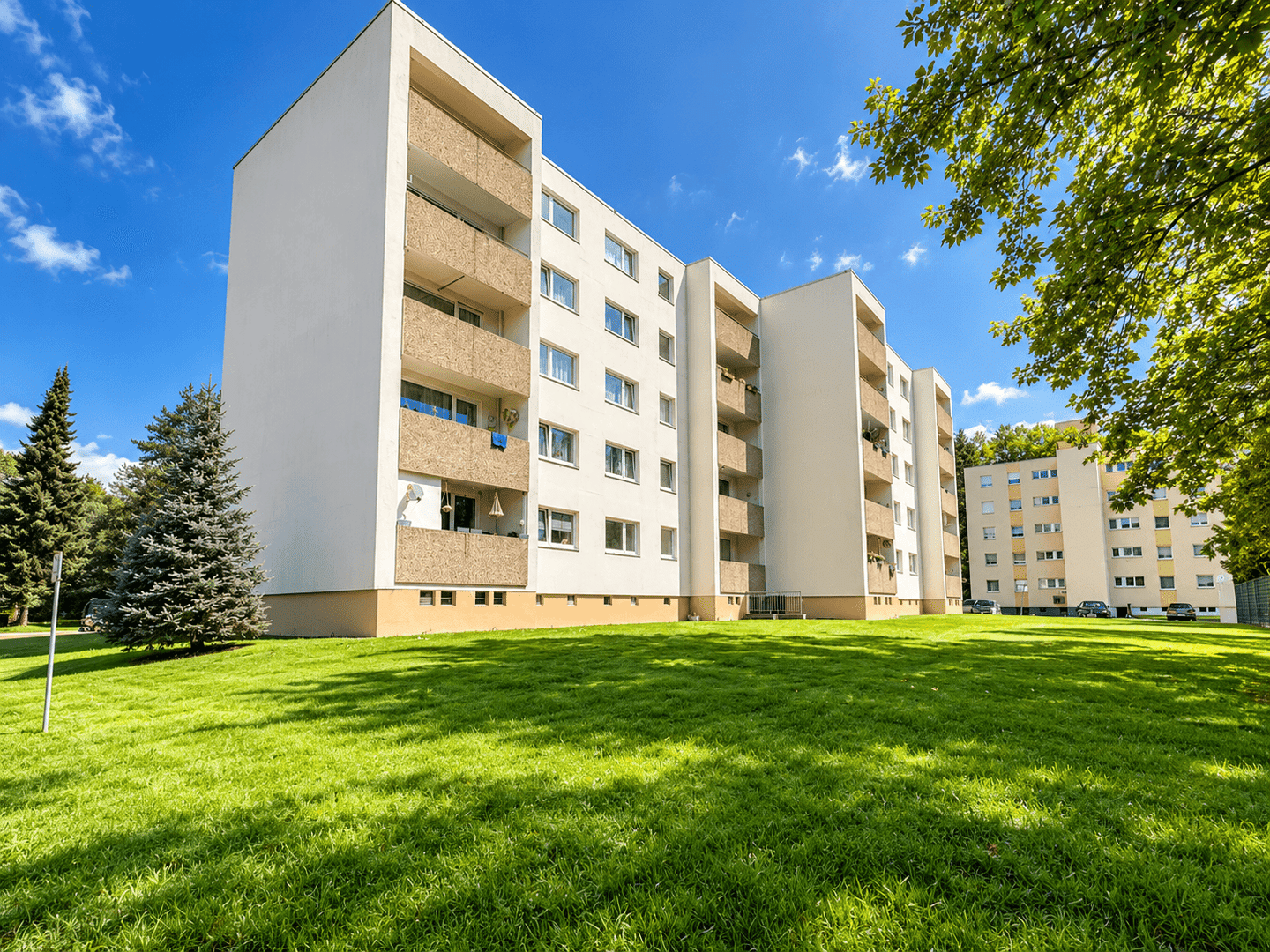 Sanierungsbedürftige 4-Zimmer-Wohnung mit Balkon und Aufzug, 52249 Eschweiler