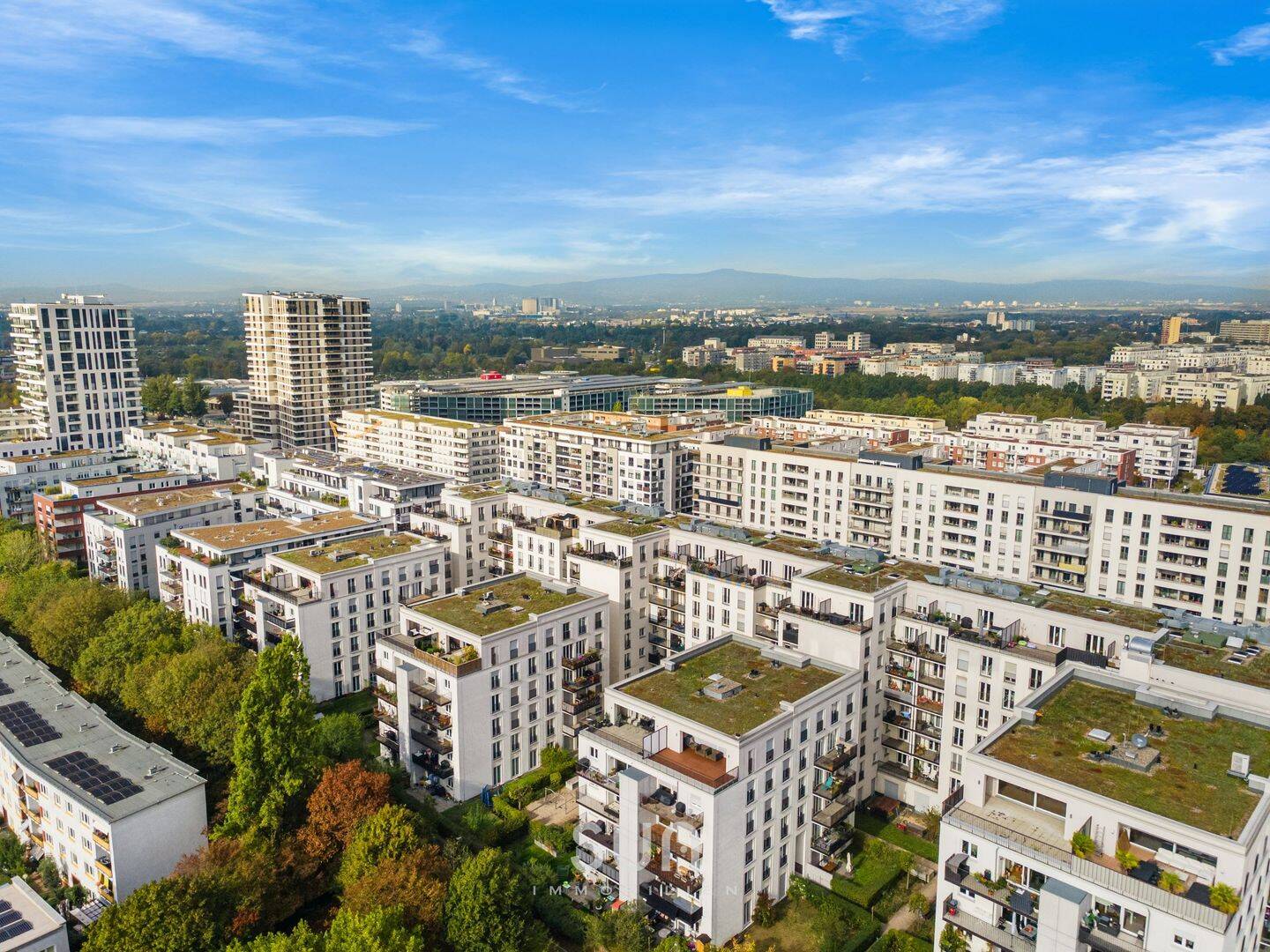 Stilvolle 3-Zimmer-Wohnung im Europaviertel – Weitblick, zwei Bäder & Energieklasse A, 60486 Frankfurt am Main (Bockenheim Gallus Rödelheim Westend-Süd)