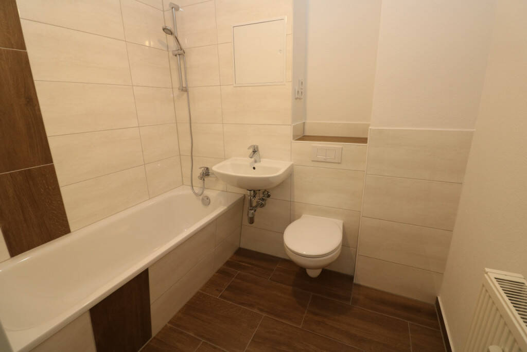 *3-Raum-Wohn-Glück* mit Badewanne und Balkon, 9599 Freiberg
