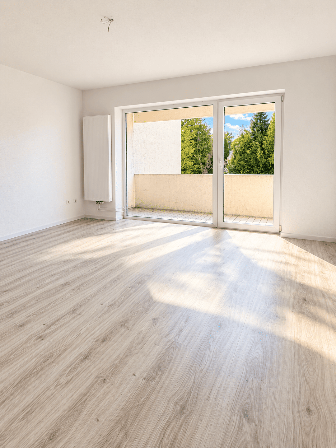 Frisch renoviert & bezugsfrei – 4-Zimmer-Wohnung mit Balkon in Eschweiler, 52249 Eschweiler