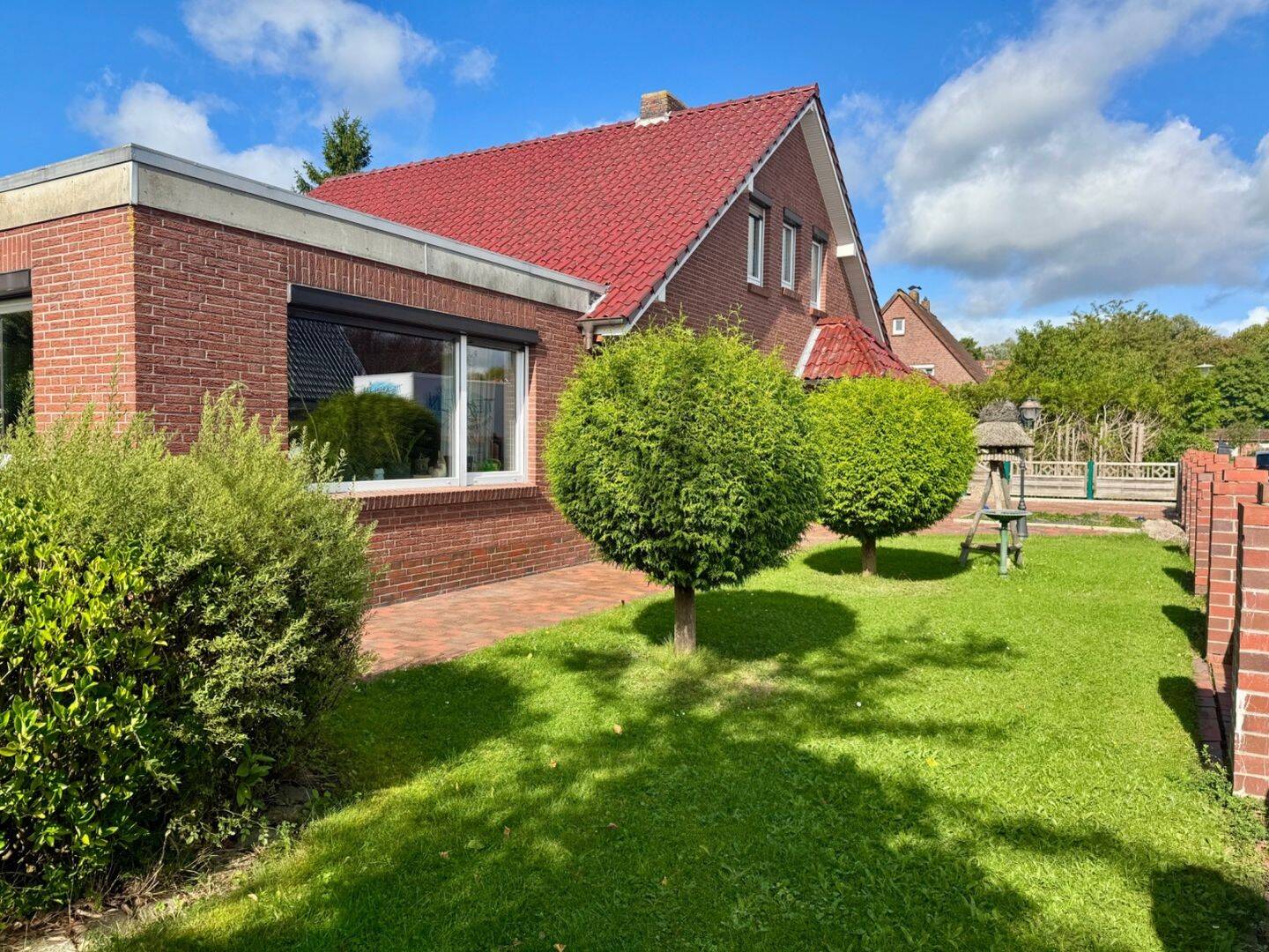 Viel Platz, großes Grundstück & besondere Möglichkeiten – Einfamilienhaus in Hooksiel, 26434 Wangerland