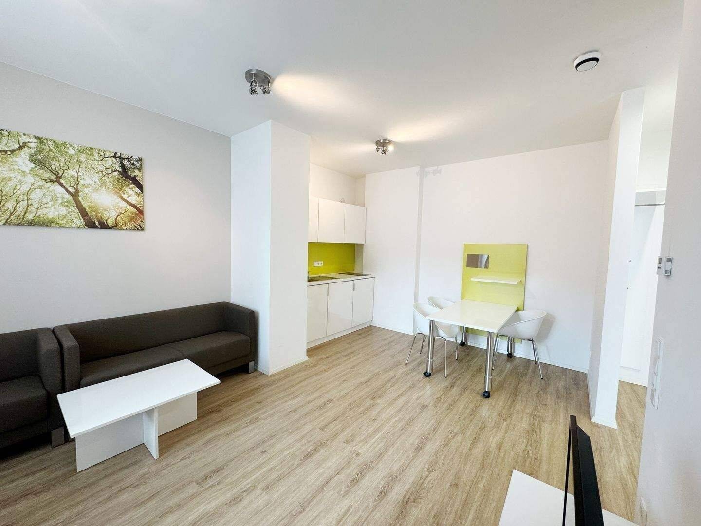 Modern Möblierte 2-Zi-Wohnung mit Balkon in Bestlage Nürnbergs, 90402 Nürnberg (Gleißbühl Lorenz Tafelhof Tullnau Wöhrd)