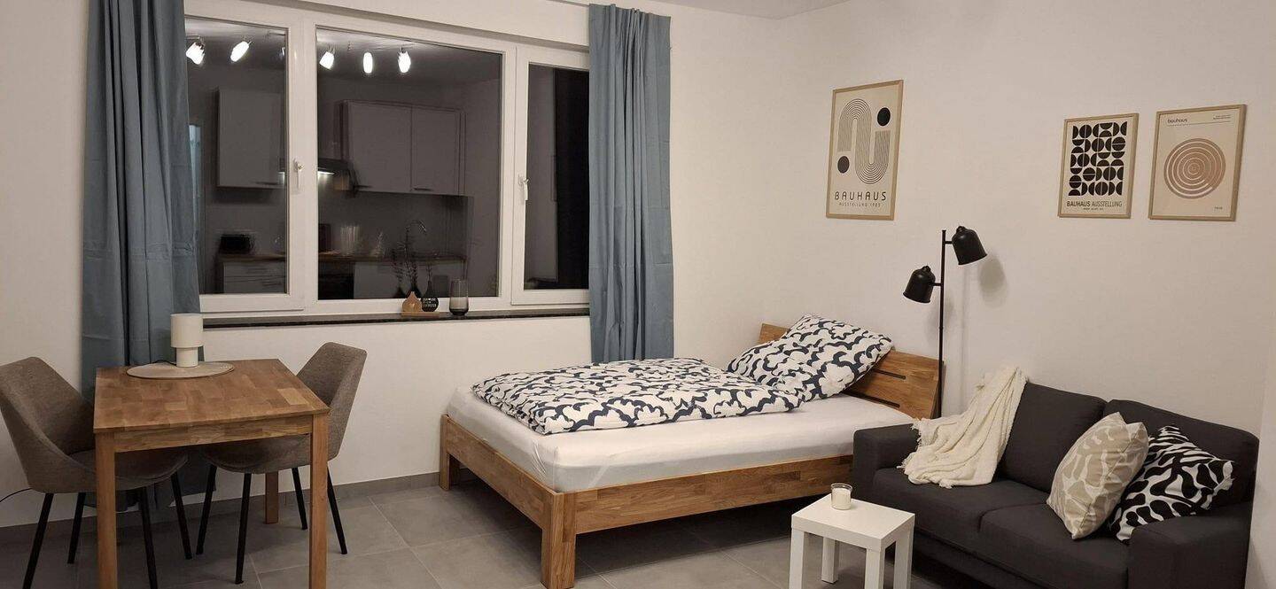 1 Zimmer Appartement mit Diele+Bad komplett möbliert, 41061 Mönchengladbach (Eicken Stadtmitte Waldhausen)