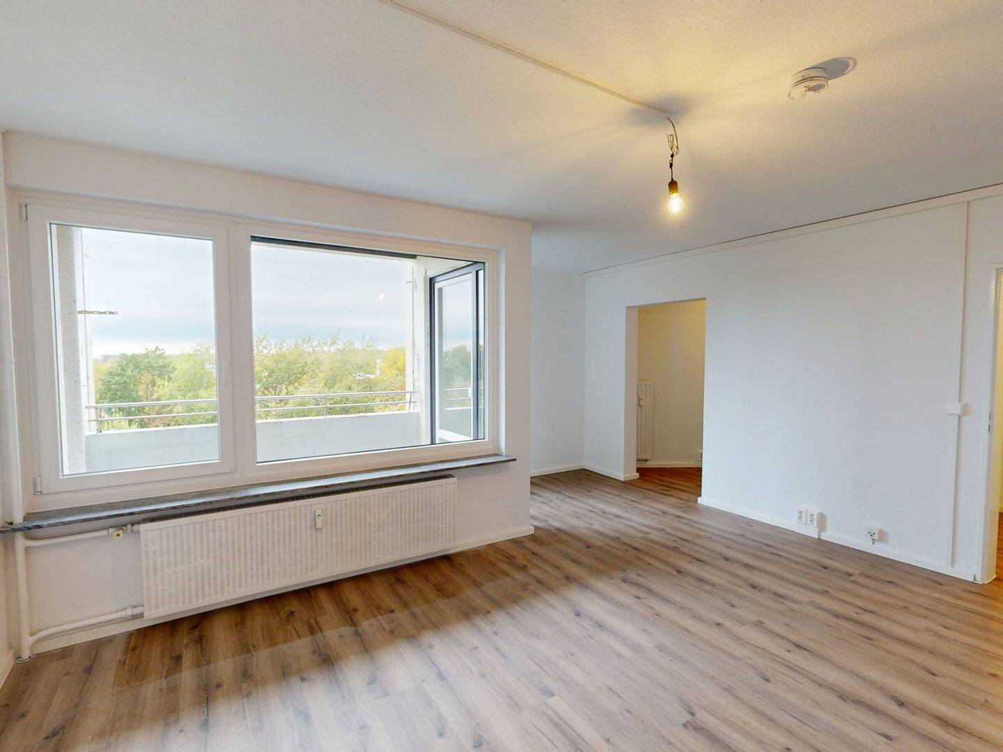 Gut geschnittene 2-Zi.-Whg. mit BALKON und Wannenbad, 25436 Uetersen