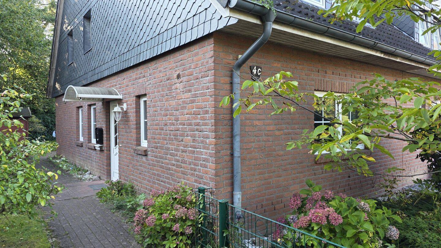 Charmantes Reihenendhaus mit Garten, 23863 Bargfeld-Stegen