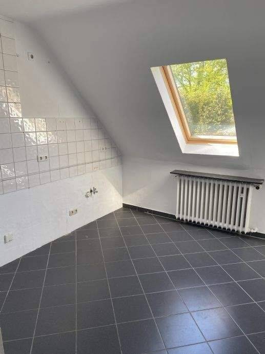 Attraktive 2,5-Zimmer-DG-Wohnung in einer TOP-Lage von Essen-Bredeney, 45133 Essen (Bredeney Rüttenscheid Schuir Stadtwald)