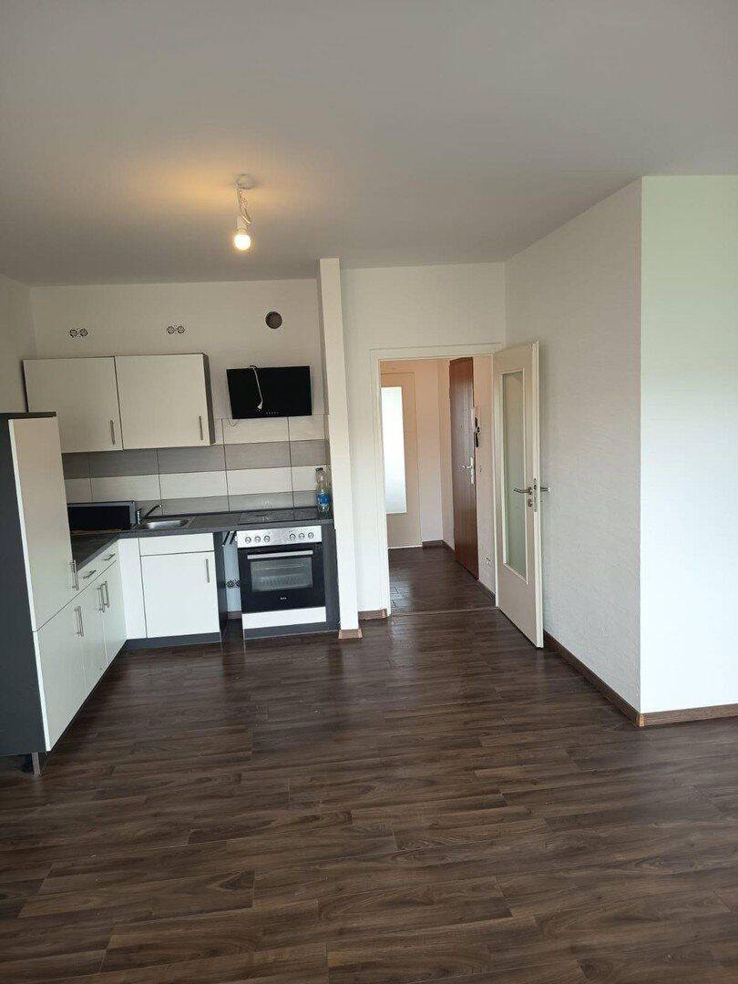 2-Raum-Wohnung mit Balkon und Kfz-Stellplatz, 8132 Mülsen