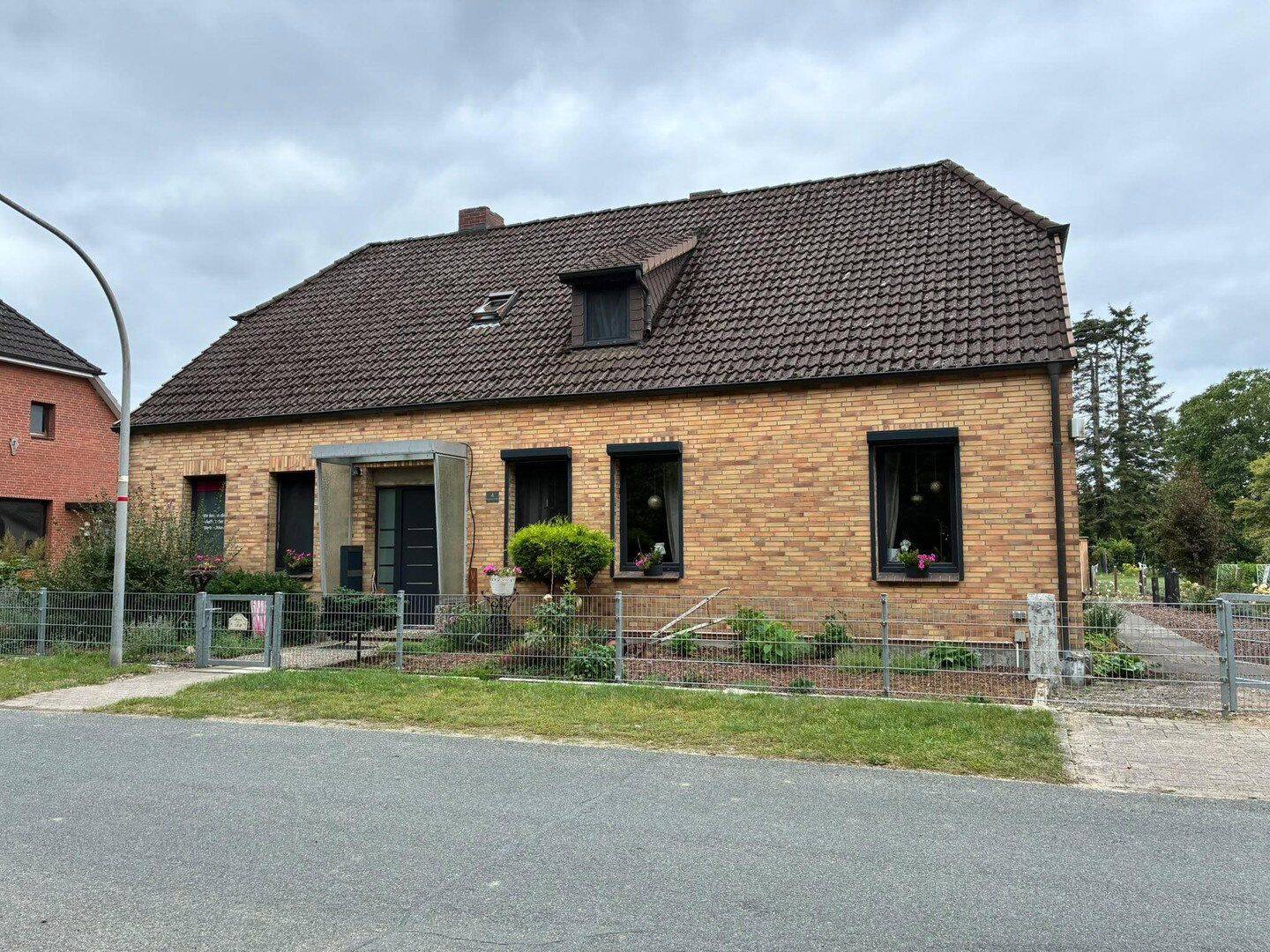Großes Traumhaus für Individualisten und Schöngeiste, 29559 Wrestedt