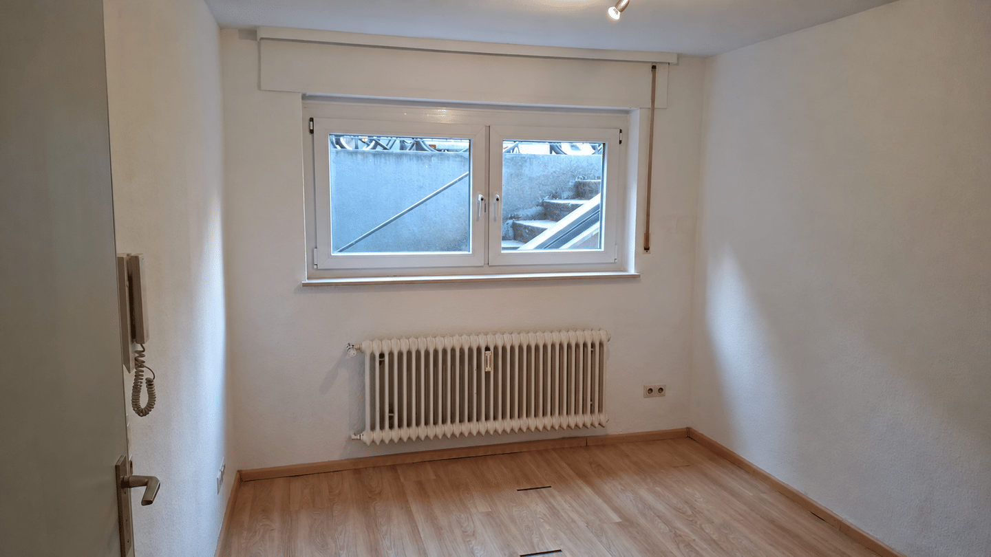 Ruhiges 1-Zimmer-Apartment im Souterrain mit Küchenzeile, 79110 Freiburg im Breisgau (Betzenhausen Brühl Landwasser Lehen Mooswald)