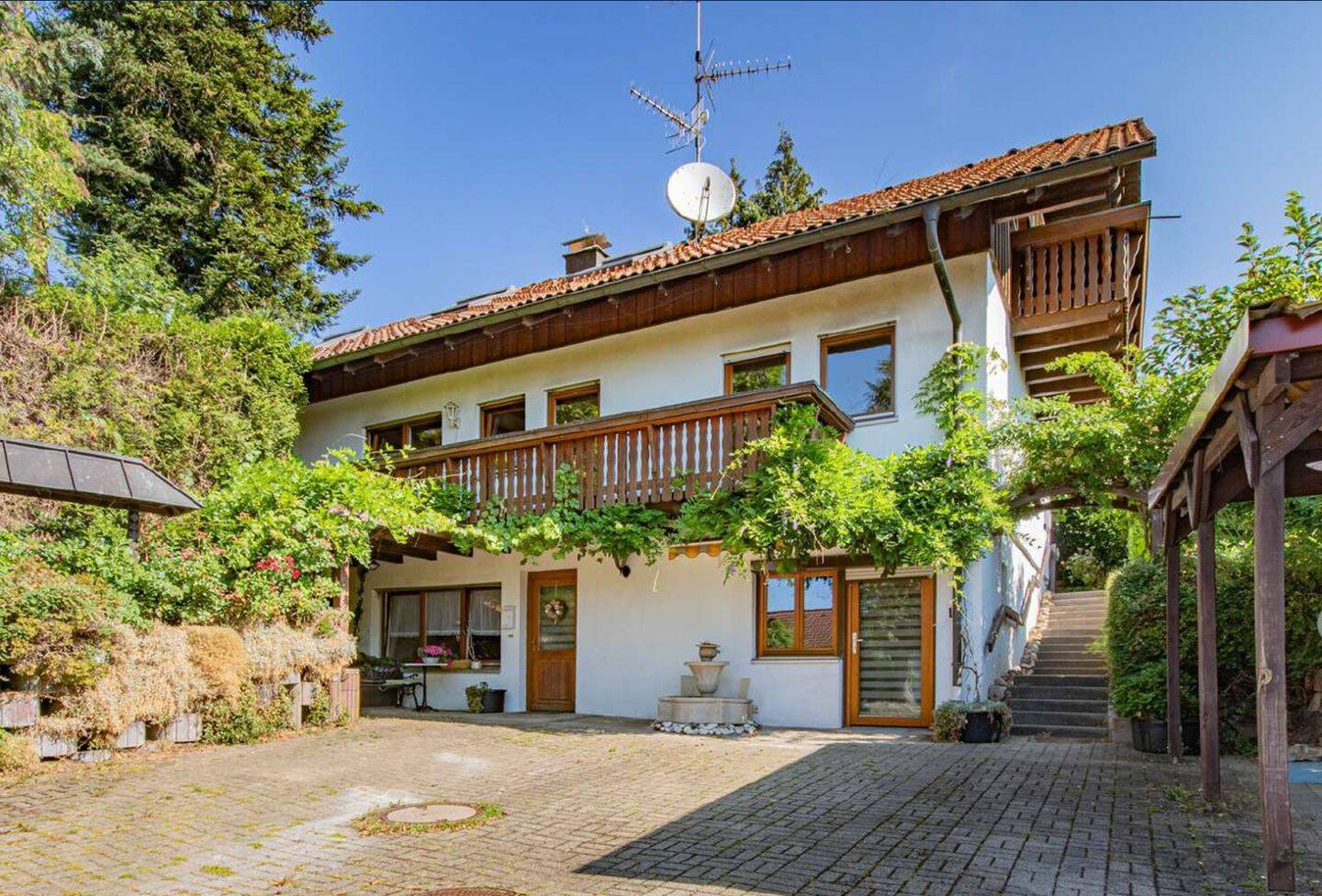 Zu Vermieten: 5 Zimmer EG mit großem Garten, Teich, Balkon in Egg, 79736 Rickenbach