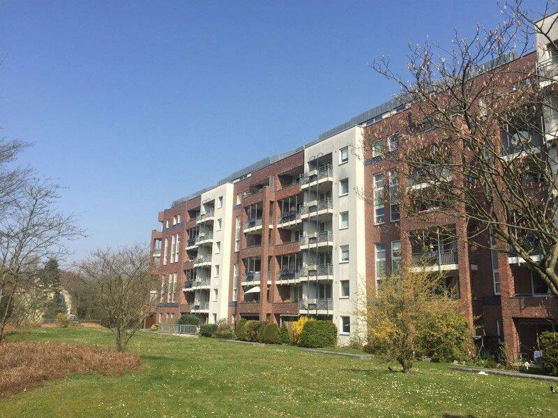 Frisch renovierte Wohnung mit Einbauküche und Balkon, 30625 Hannover