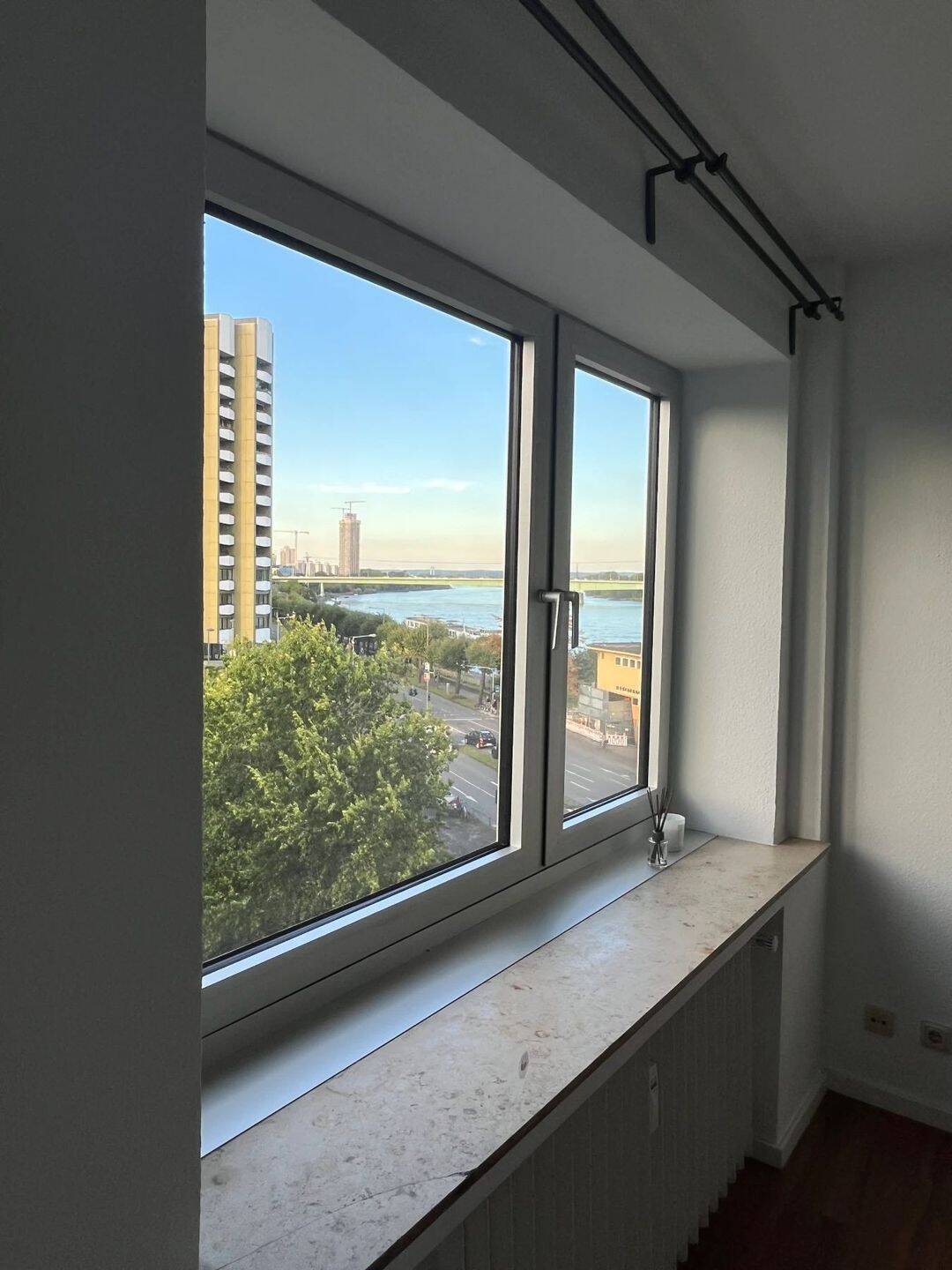 Wohnen mit Rheinblick – Charmantes 1-Zimmer-Apartment mit ca. 35 m², 50668 Köln (Innenstadt-Nord Altstadt-Nord Neustadt-Nord)