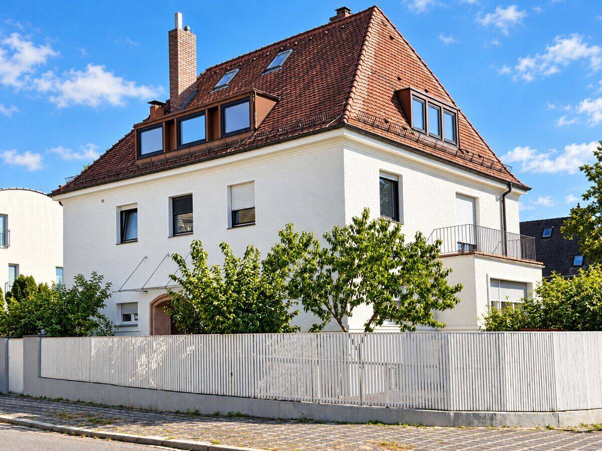 Elegant. Exklusiv. Erlenstegen. Wohngenuss in Top-Lage mit eigenem Gartenanteil, 90491 Nürnberg