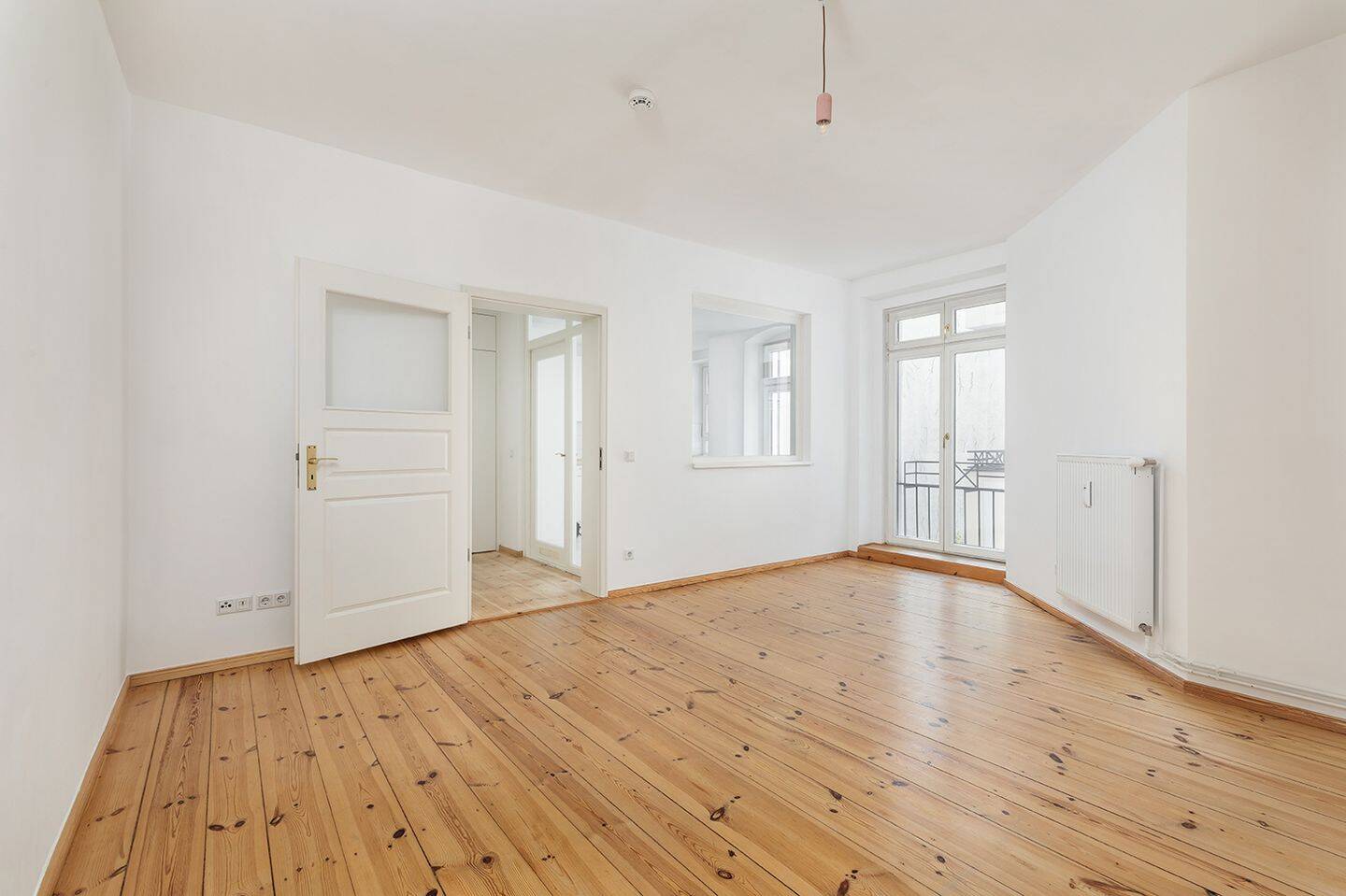 Dunckerstraße, Helmholtzplatz: 1-Zimmerwohnung im ruhigen Seitenflügel mit Aufzug und französischem Balkon, 10437 Berlin (Pankow Prenzlauer Berg)