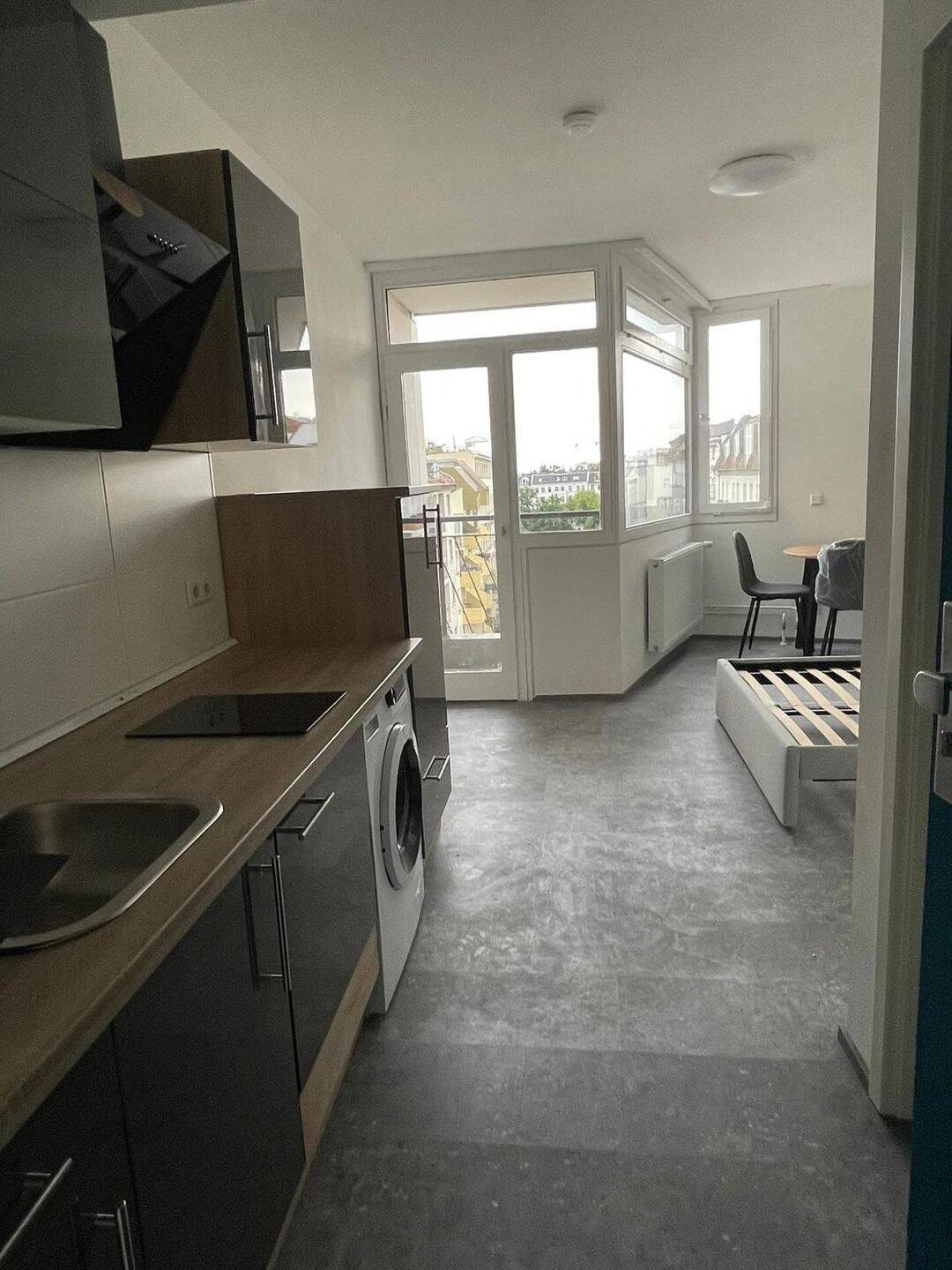 1-Zimmer-Apartment mit Balkon in Berlin-Charlottenburg, 10627 Berlin (Charlottenburg-Wilmersdorf Charlottenburg)