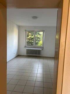 Helle 3-Zimmer-Wohnung mit Balkon in Neuss, 41462 Neuss