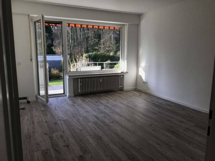 1 Zimmer, Küche, Bad, Diele, Balkon, Souterrain, 40627 Düsseldorf (Gerresheim Unterbach Vennhausen)