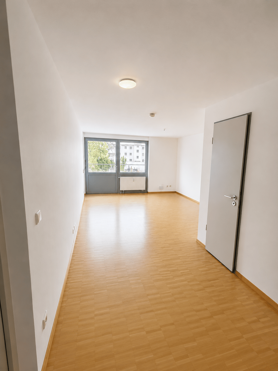 Helle 3-Zimmer-Wohnung mit großem Balkon & ruhiger Lage in Veitshöchheim, 97209 Veitshöchheim