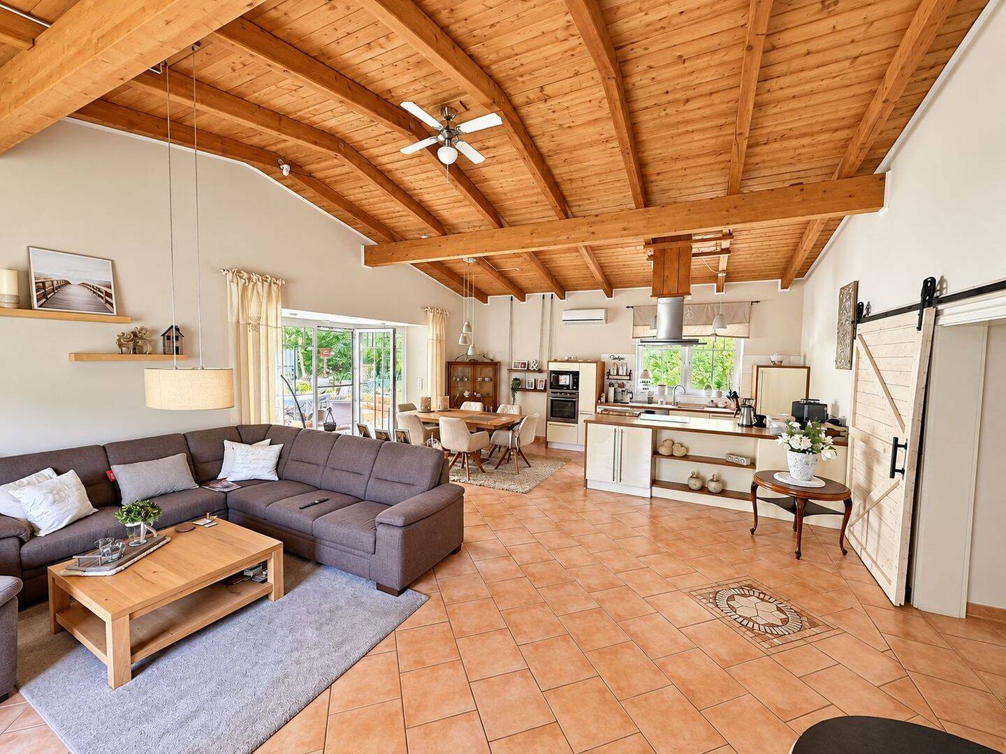 Wohnen mit Charakter: Bungalow mit Kamin, Sauna & schöner Terrasse, 24537 Neumünster (Böcklersiedlung Faldera Gartenstadt)