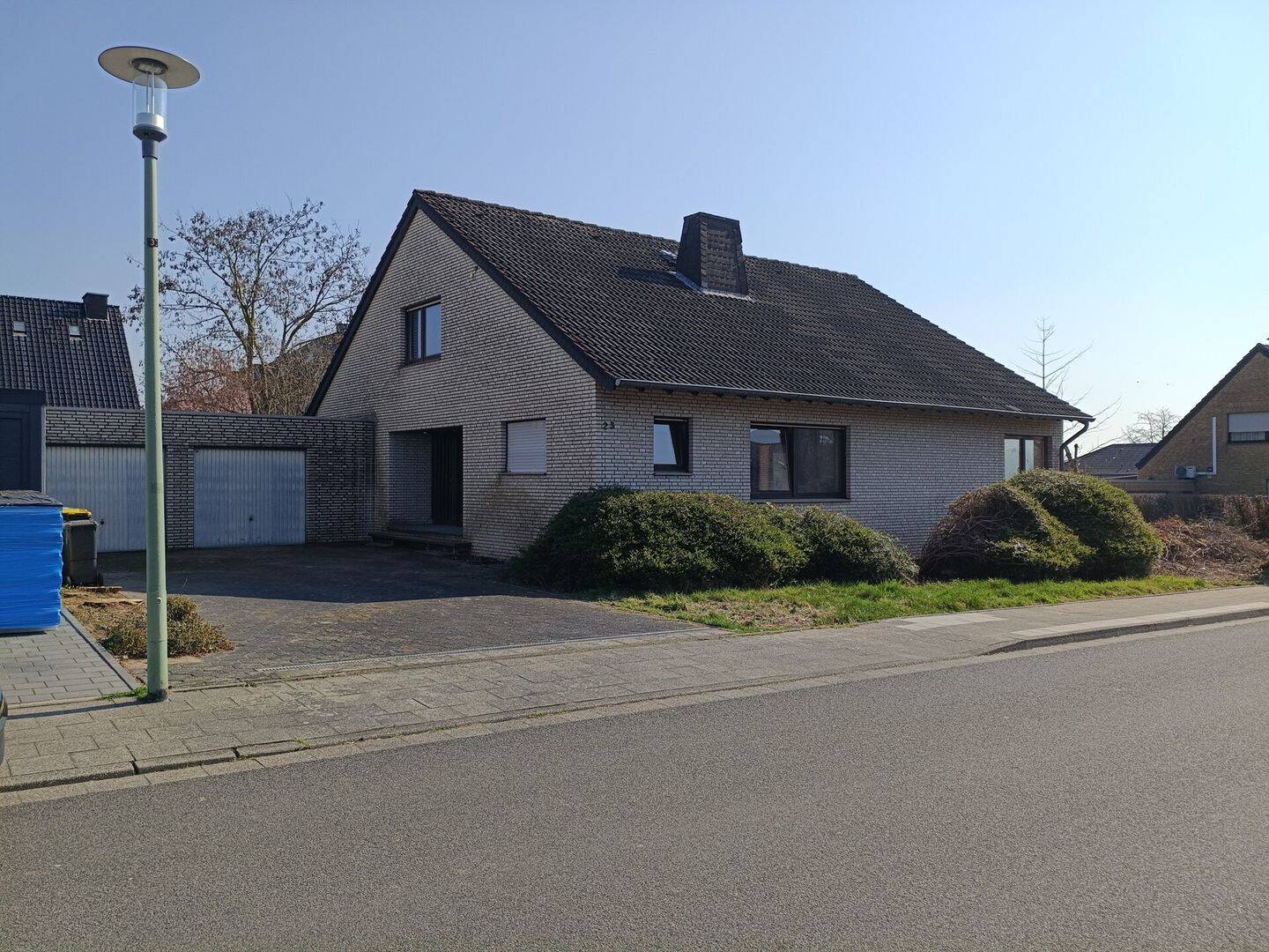 Sanierungsbedürftiges Einfamilienhaus mit großem Grundstück in Bestlage von Titz!, 52445 Titz