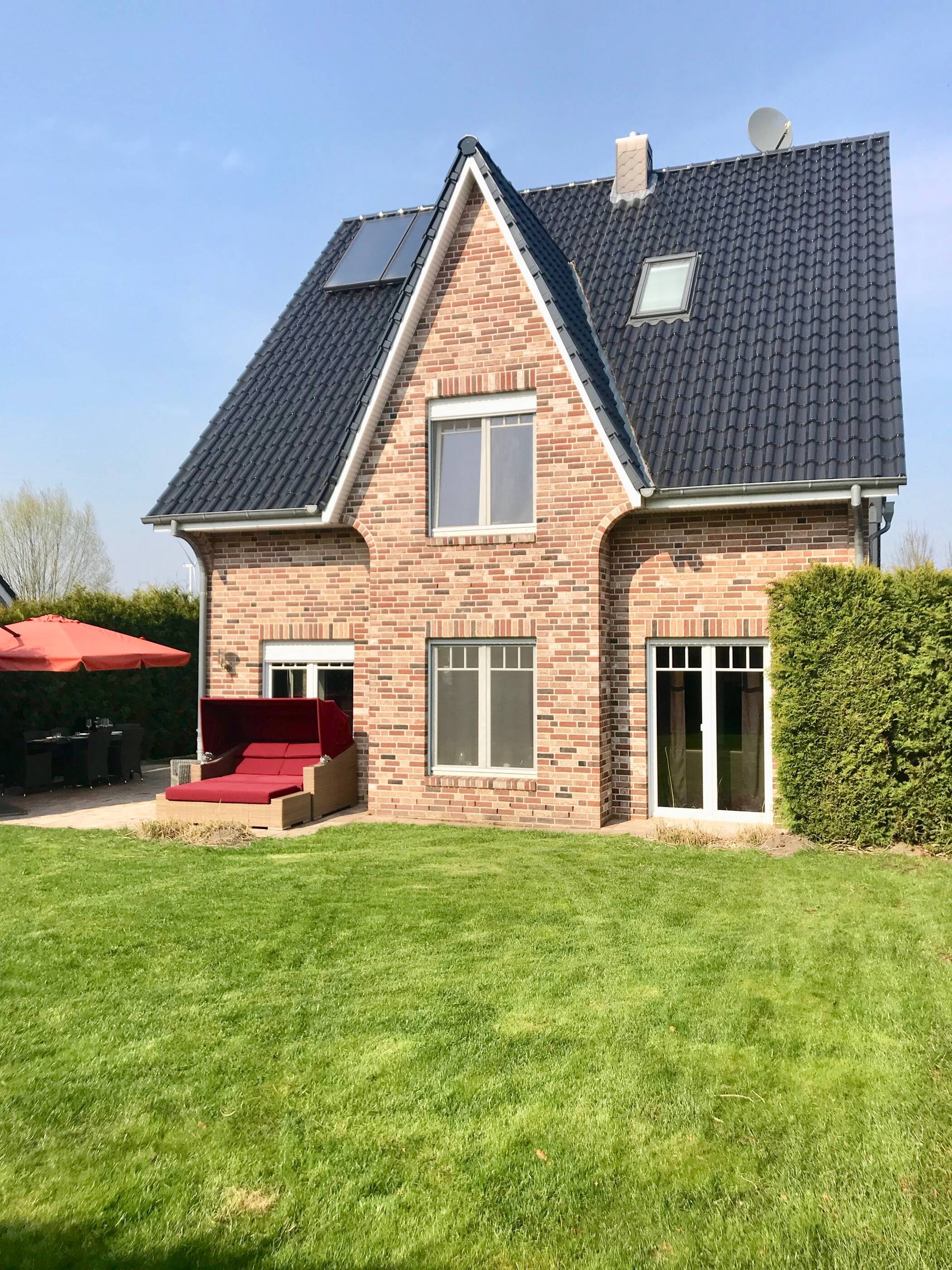 169 qm DHH 5 Zimmer mit Erdwärmepumpe, PV-Anlage und Wallbox, 21039 Hamburg (Bergedorf Altengamme Curslack Neuengamme)