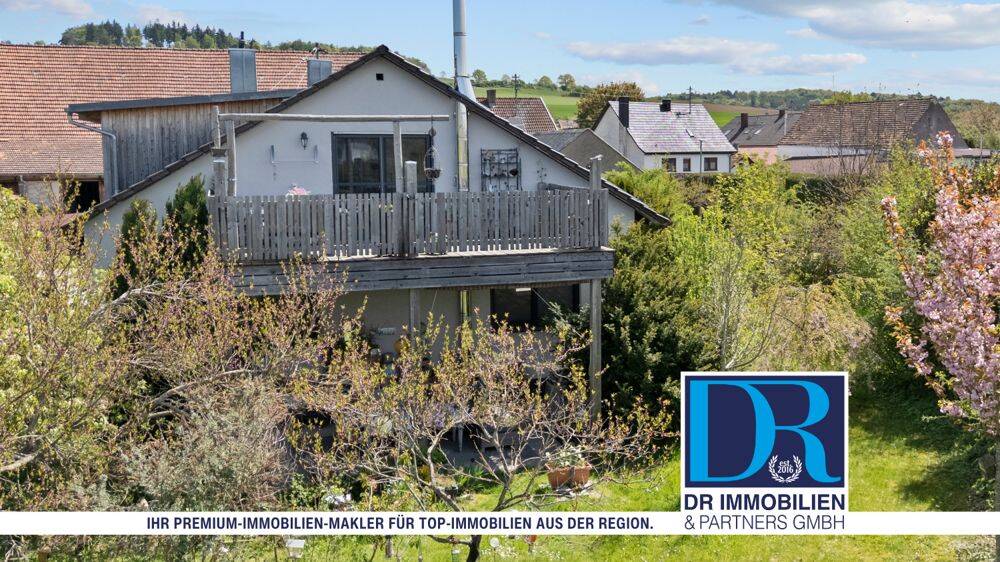 Idyllisch gelegene 3-Zi-DG-WHG mit großem Balkon und eigenem Garten in Rennertshofen, 86643 Rennertshofen