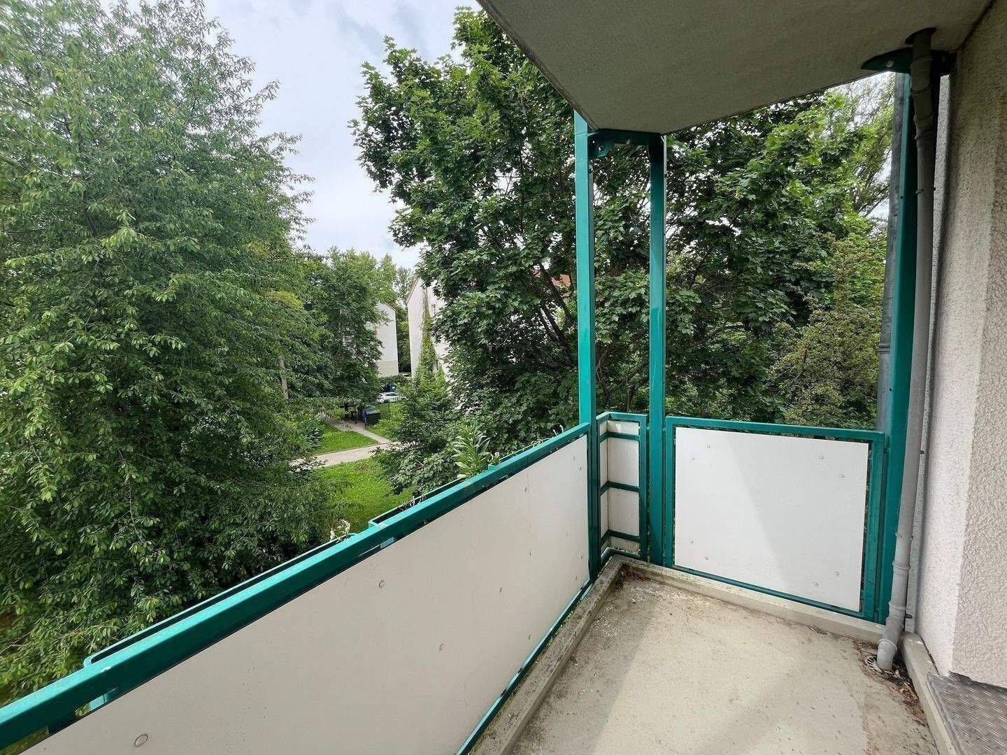 Modernisiertes Familienwohnen mit Balkon und flexiblem Küchenkonzept, 8066 Zwickau