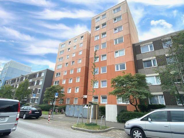 Endlich Zuhause: Frisch sanierte 2-Zimmer-Wohnung mit Balkon und toller Aussicht, 40472 Düsseldorf (Hubbelrath Lichtenbroich Rath Unterrath)