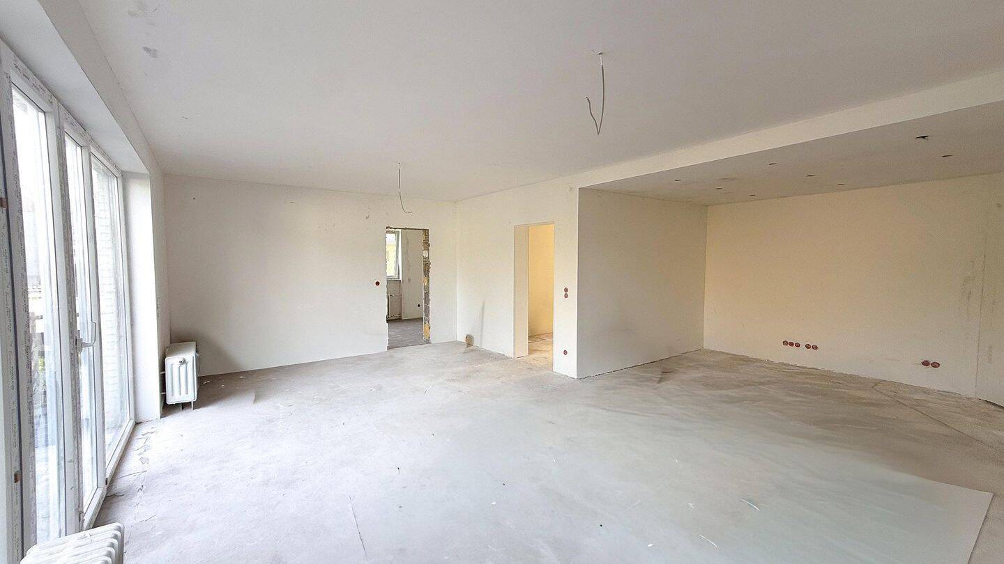 Kernsanierte 3-Zimmer ETW mit 2 Bädern und zwei Balkonen, 40231 Düsseldorf (Eller Lierenfeld)