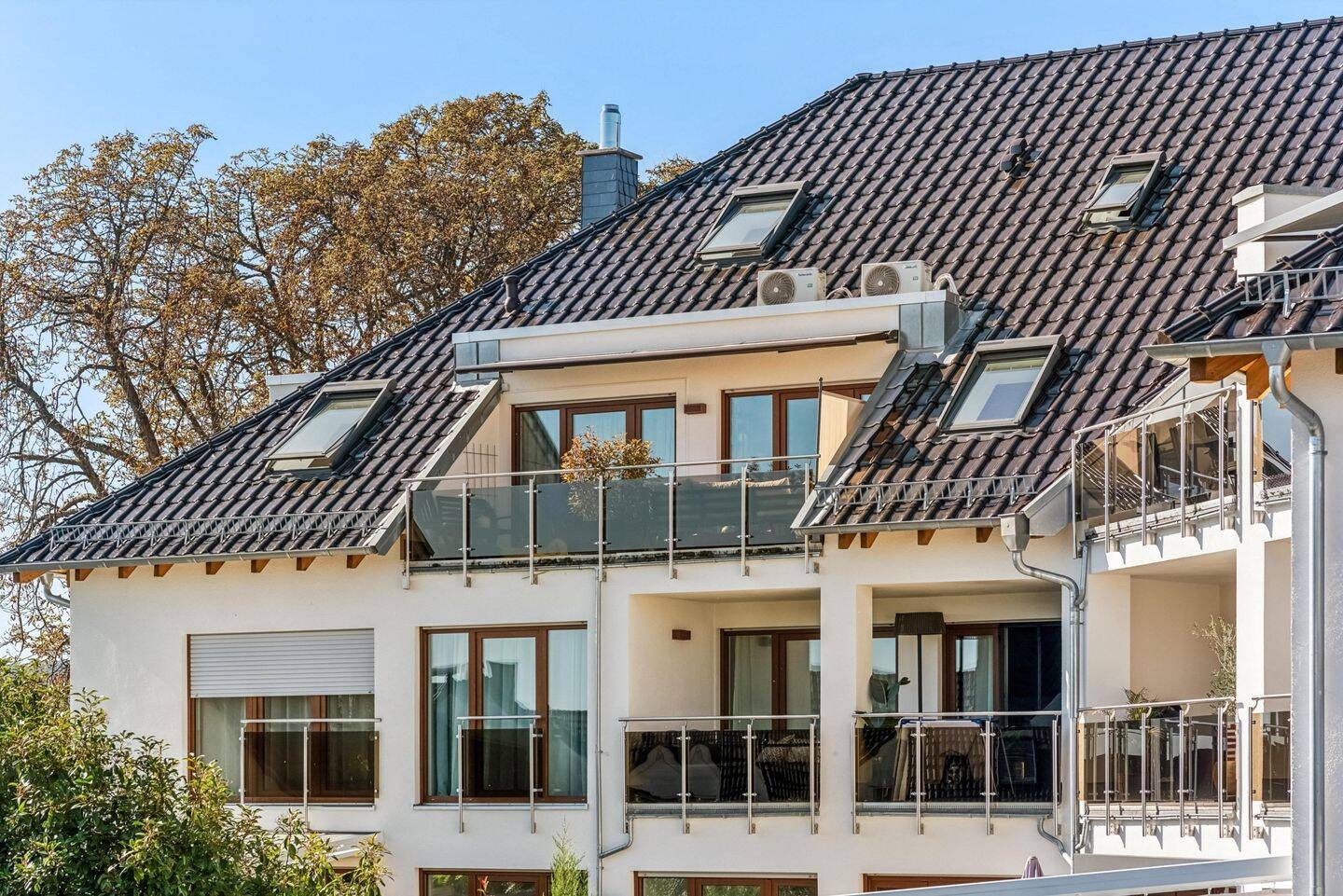 Modernes Wohnen auf zwei Ebenen – Exklusive Maisonette mit Sonnenbalkon, Aufzug und Tiefgarage, 61476 Kronberg im Taunus