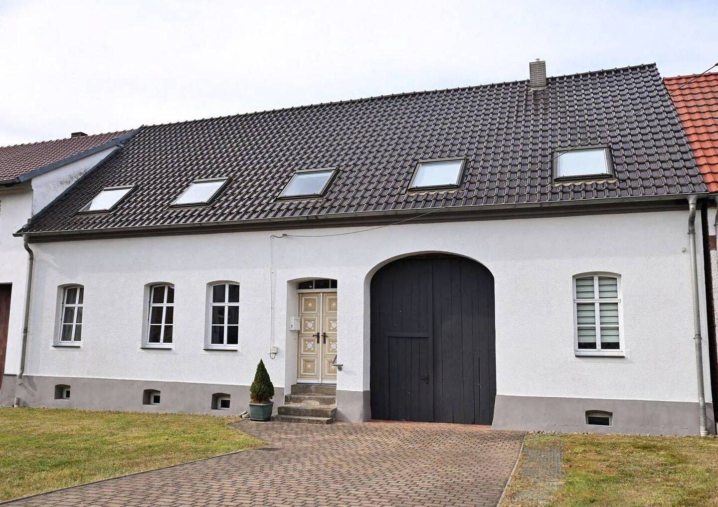 Saniertes Haus mit Einliegerwohnung und Auto/ Oldtimer Werkstatt, 4936 Fichtwald