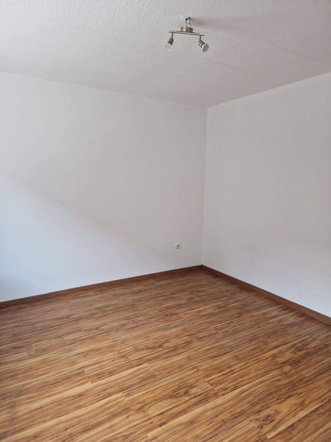 Zentralgelegene 2 Zimmer Wohnung, 26384 Wilhelmshaven (Heppens Heppenser Groden Innenhafen Innenstadt Neuende)