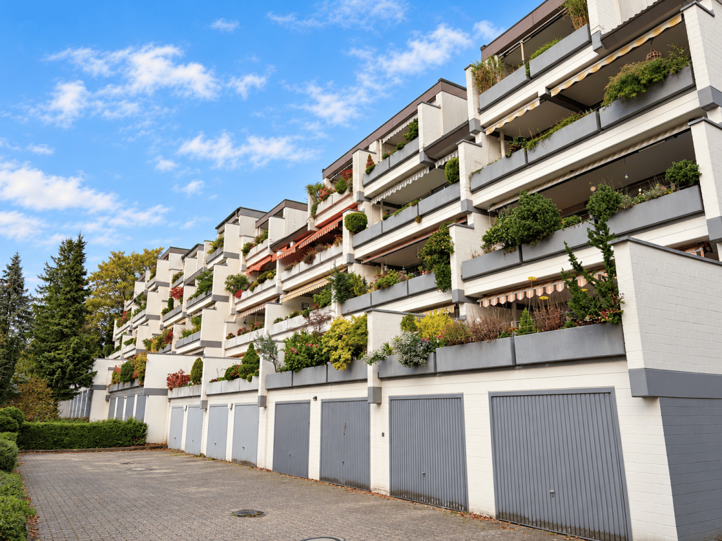 Zur Miete: Helle 3-Zimmer-Wohnung mit Balkon, Weitblick und Stellplatz, 42651 Solingen (Gräfrath Solingen-Mitte)