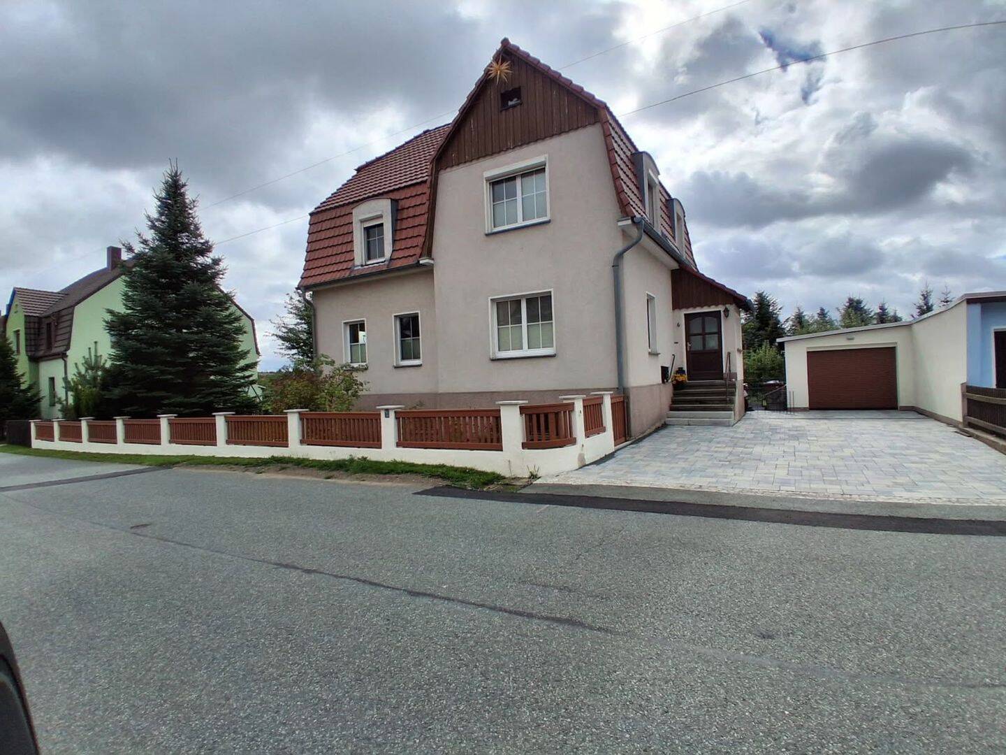 Gepflegtes Einfamilienhaus in ruhiger Wohnlage, 2727 Ebersbach-Neugersdorf