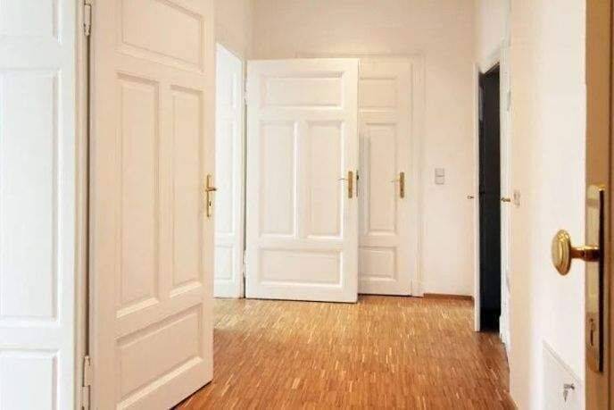 Energetisch sanierte exklusive 2-R-Wohnung ++ Stellplatz ++FBH++Luxus-Bad++Balkon ins Grüne++Parkett und und und, 4129 Leipzig (Eutritzsch)