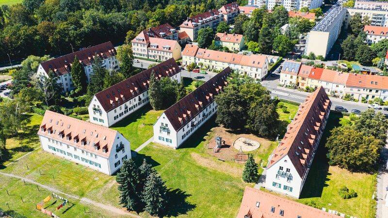 Wohnküche, Parkett & Wanne: 2-Zi.-Maisonetten-Wohnung // sofort frei, 1237 Dresden