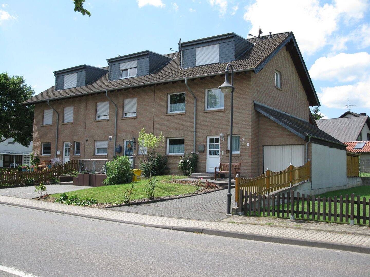 Reihenendhaus mit Keller und Garage zu vermieten, 53498 Waldorf