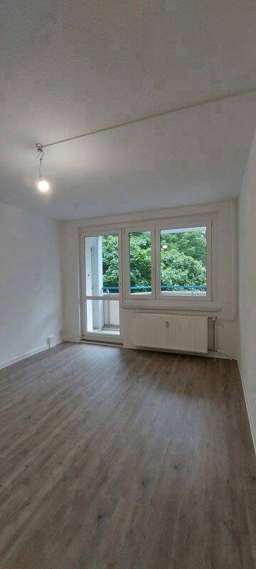 Ihre neue 2-Zimmer-Wohnung wartet auf Sie!, 1239 Dresden