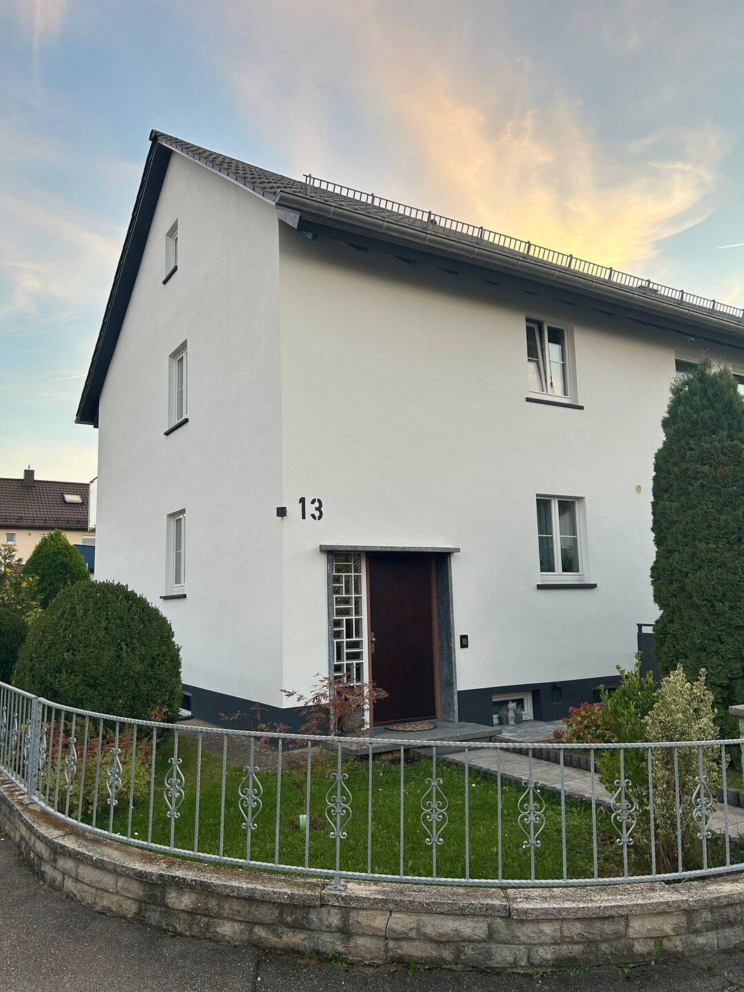 Gepflegte Doppelhaushälfte mit Terrasse & Balkon, 74343 Sachsenheim