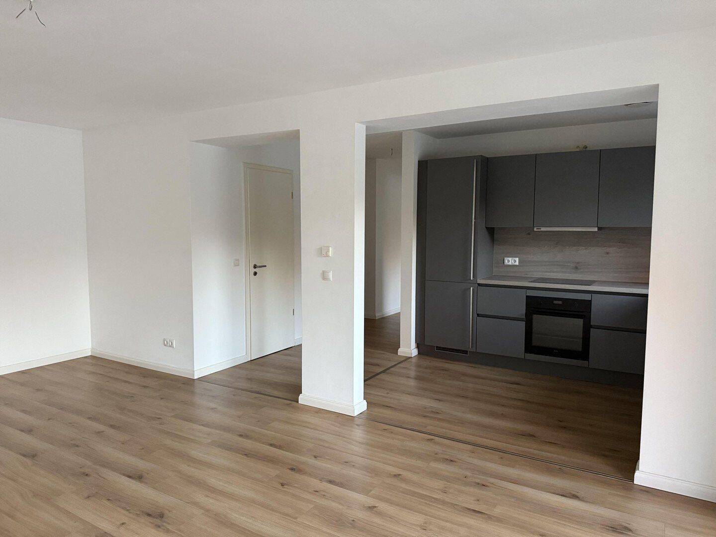 Moderne und Großzügige 2-Zimmer-Wohnung mit Balkon im Herzen von Pinneberg, 25421 Pinneberg