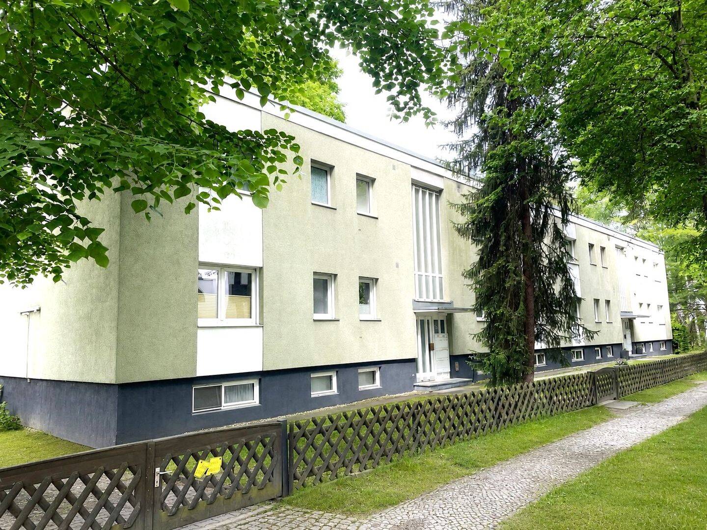 Einziehen und wohlfühlen: Möblierte Eigentumswohnung in traumhafter Wohngegend!, 14165 Berlin (Steglitz-Zehlendorf Zehlendorf)