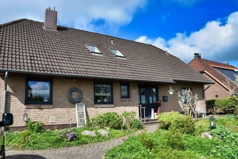 Modernisiertes, gemütliches und familiengerechtes Wohnhaus in Schleswig mit schönem Grundstück – Mehrgenerationshaus, 24837 Schleswig