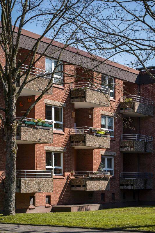 Willkommen in unserer beliebten Seniorenwohnanlage ‚Im Schlenk‘ (60+) – nur mit WBS, 47055 Duisburg (Neudorf-Süd Wanheim-Angerhausen Wanheimerort)